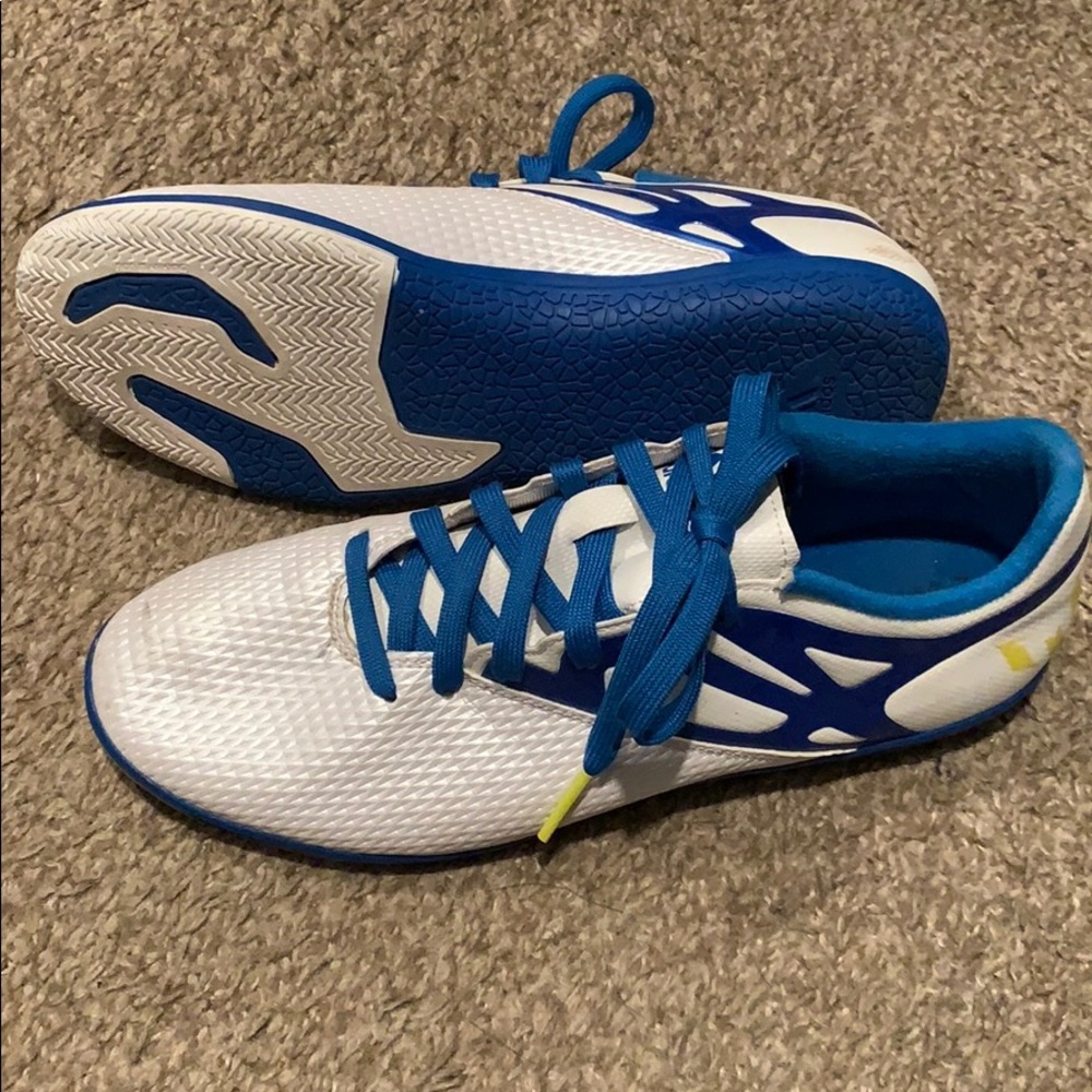 Built to win Messi 15.3 indoor soccer shoes